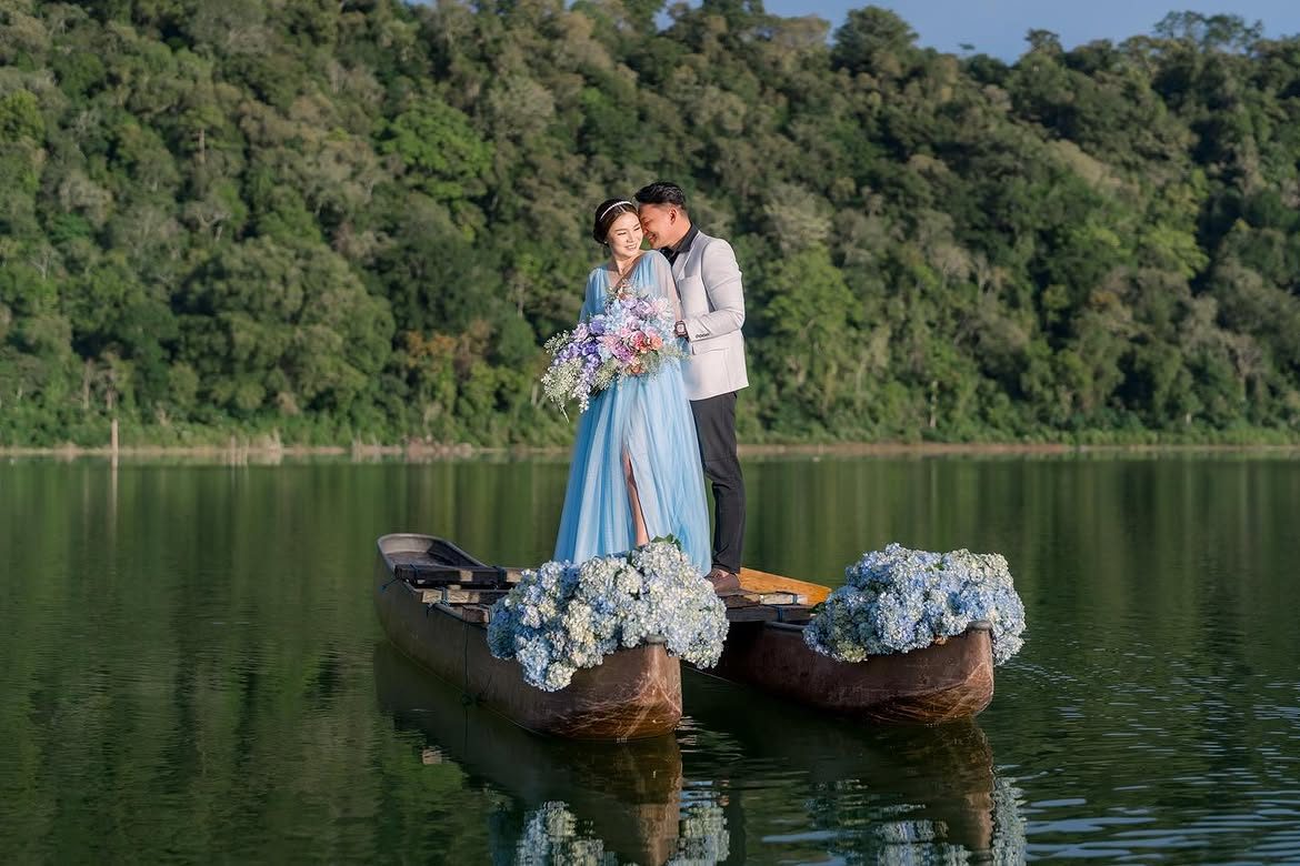 Morning sunshinePrewedding session of Dicky and Christine in BaliMUA by team by @makeupby.meta